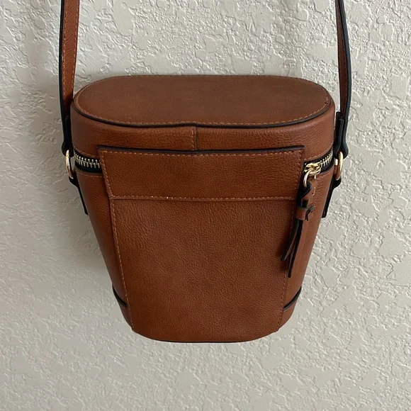 EXPRESS Bucket Purse - Picture 5 of 9